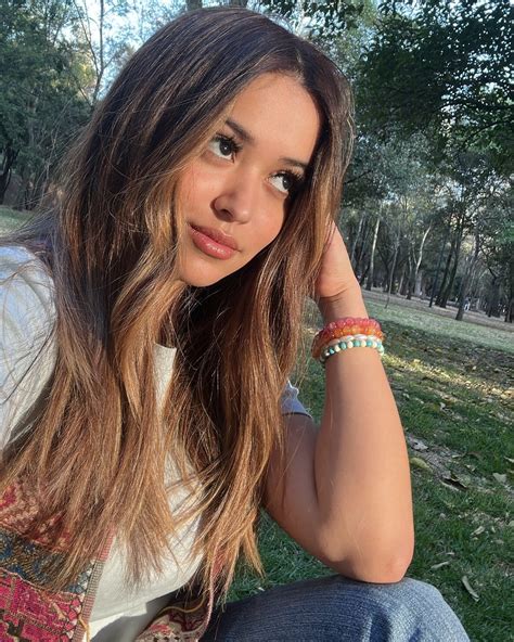 Ana Celeste (@anacelesteoficial) • Instagram photos and videos.